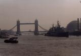 32_tower_bridge_kriegsschiff