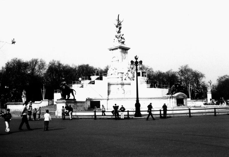 07_brunnen_vor_buckingham