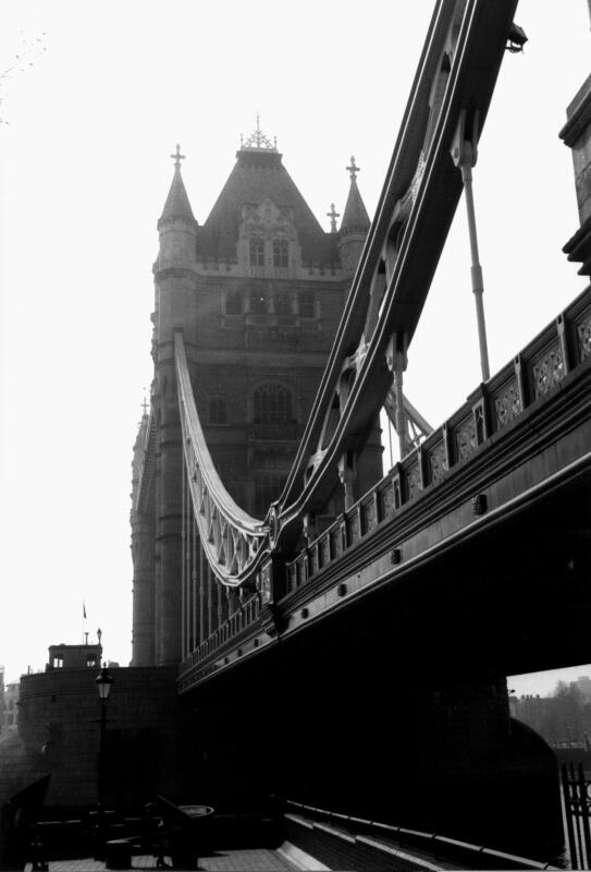 10_tower_bridge_hochkant_cool