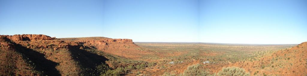 View at the beginning of the King's Canyon walk